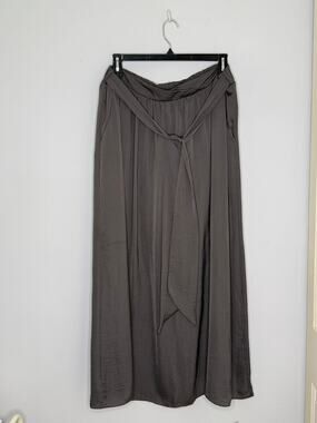 Forever 21 Plus Graphite Gray Belted Satin Maxi Circle Skirt Pockets Size 2X